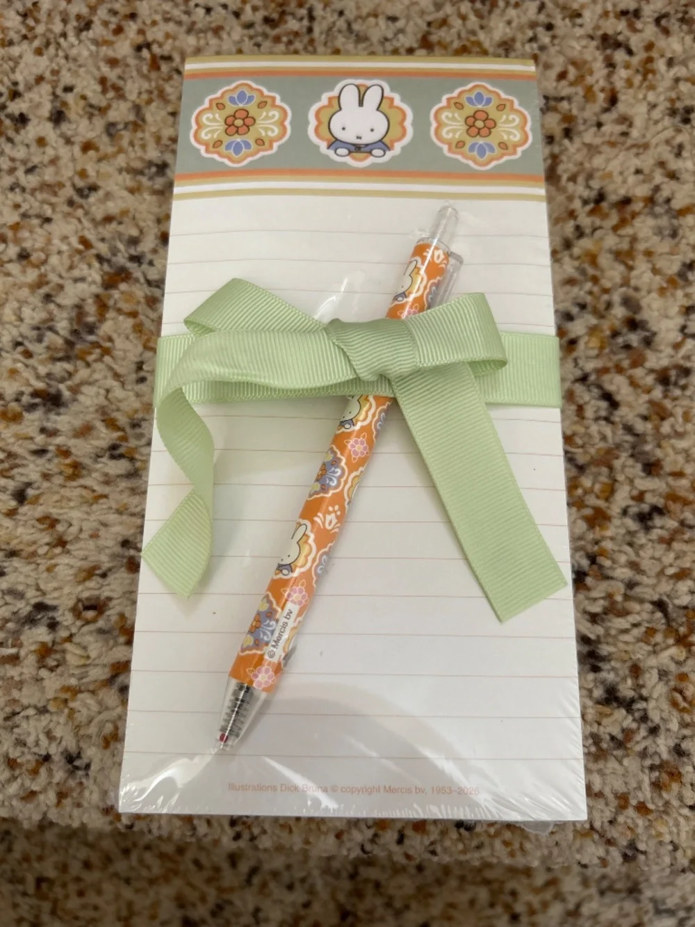 *New* Miffy whiteboard Plus Notepads & pen set